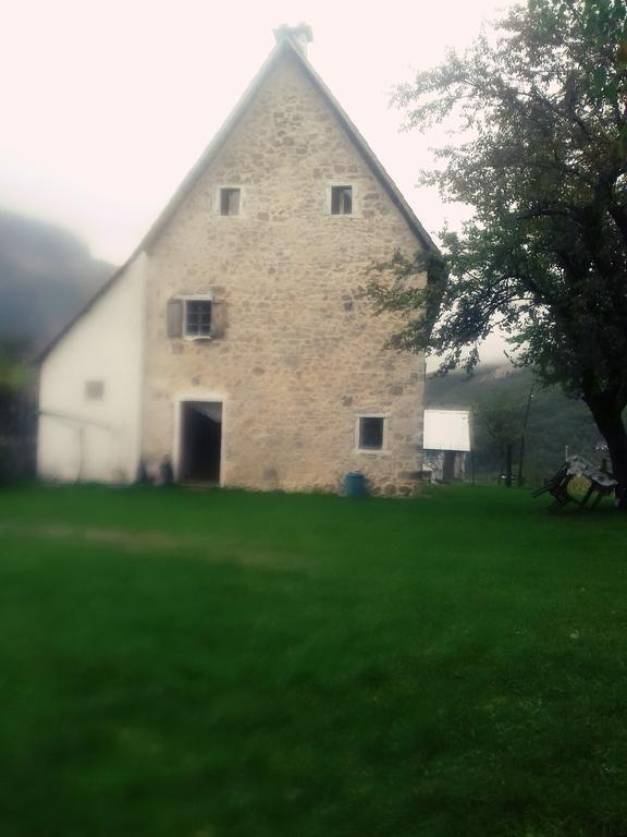 Dritan Tethorja Maison d'hôtes 4*
